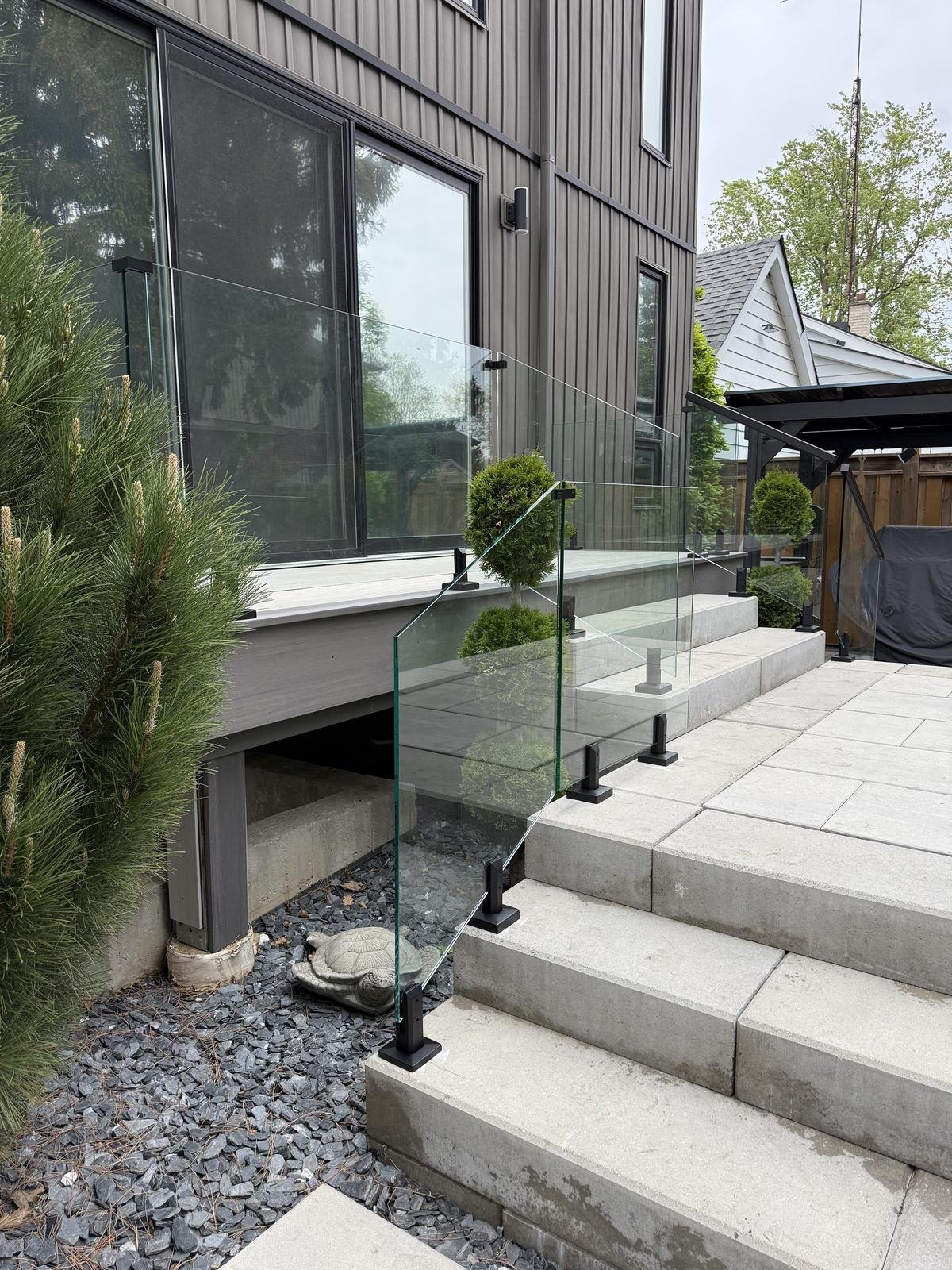 Glass railing